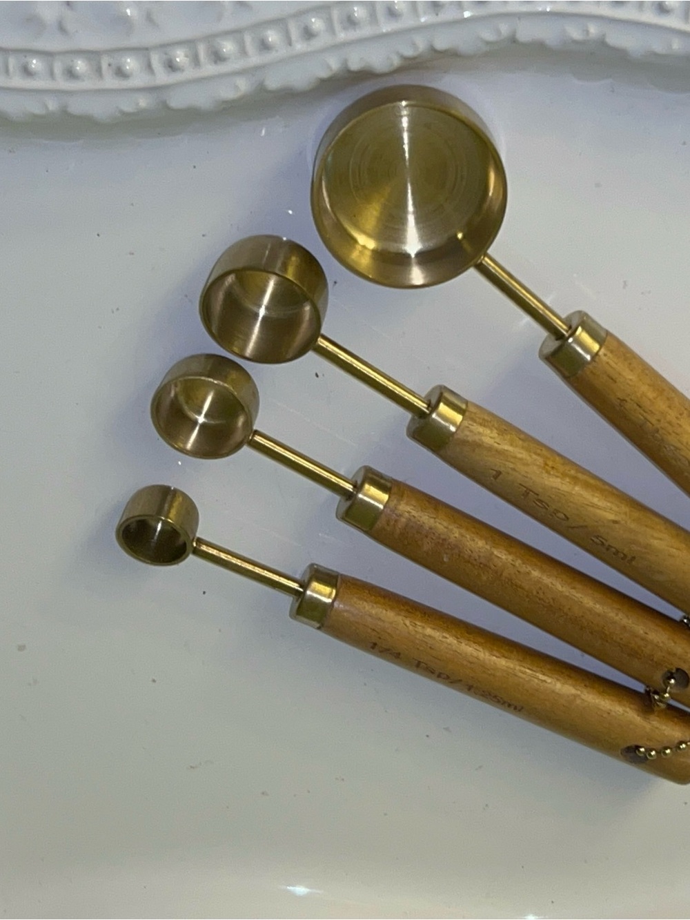 Crate & Barrel Brass Measuring Spoons Set of 4 Wood Handles